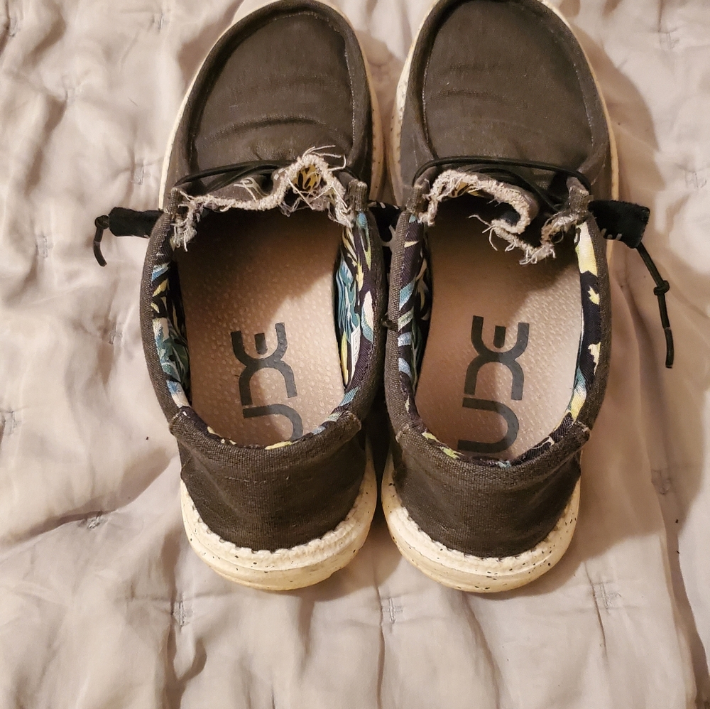Hey Dude Wally shoes